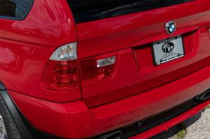 BMW X5 4.8is 2004 года  (NA)